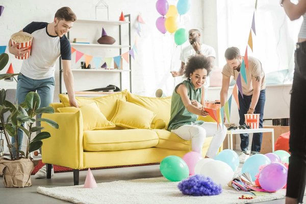 Loisir créatif : Comment décorer son salon pour une fête ?