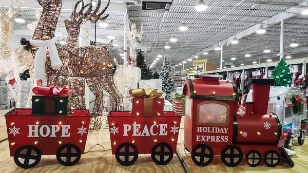 Boostez l'attrait de votre magasin avec une décoration saisonnière